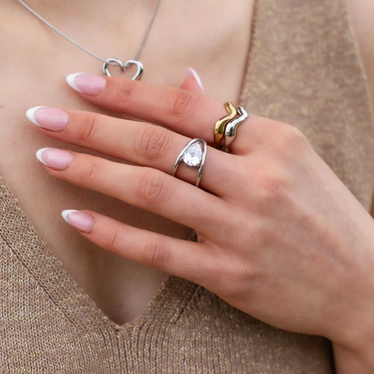Aurora Solitaire Ring in silver with oval crystal and elegant design