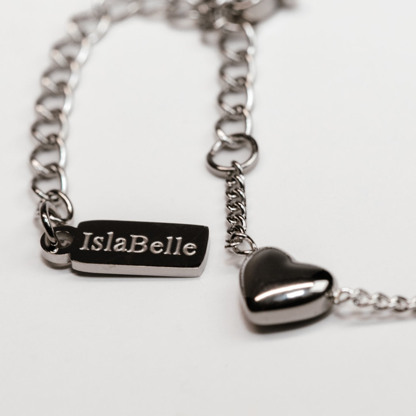 Amoura Chain Bracelet In Silver