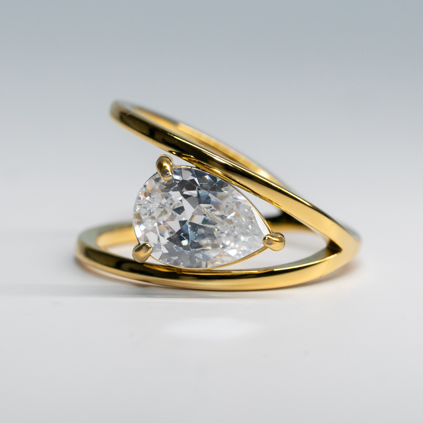 Aurora Solitaire Ring In Gold