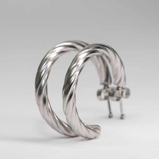 Vera Twist Hoops In Silver