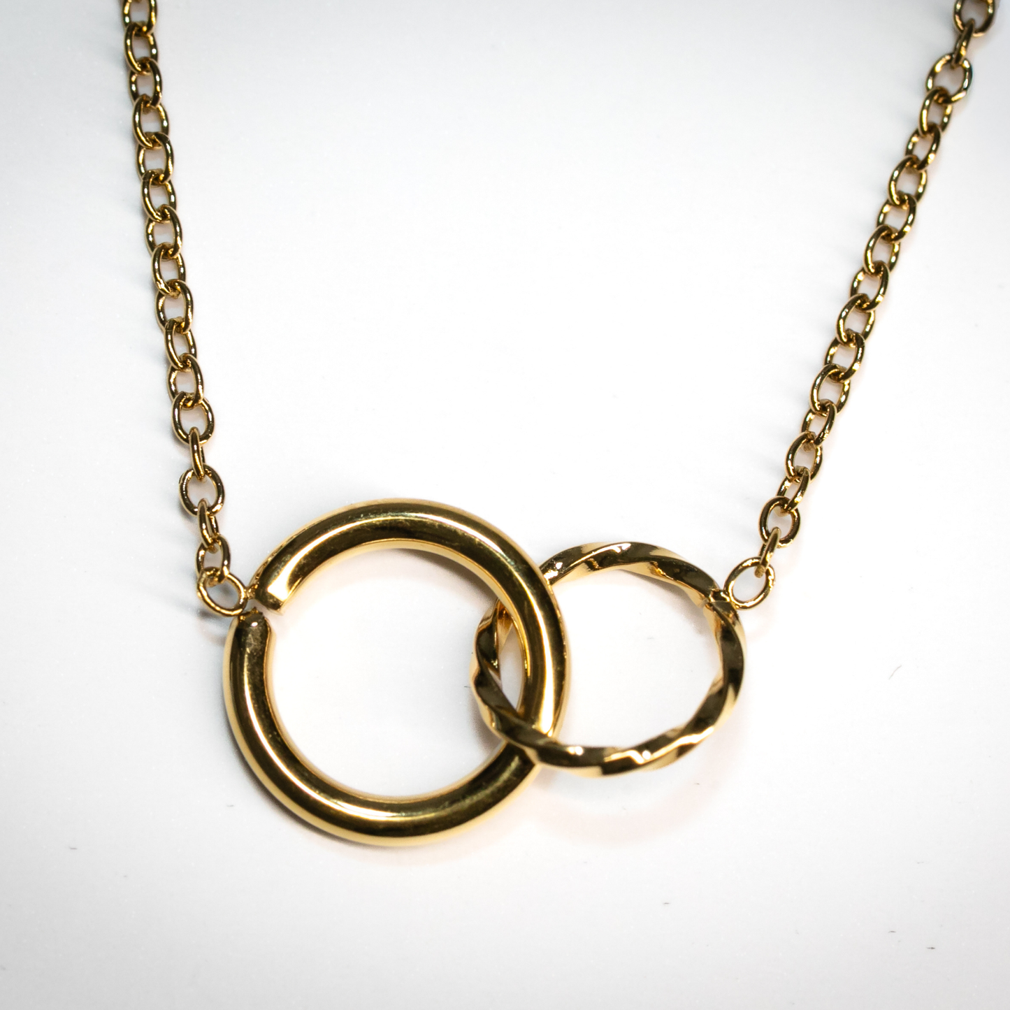 Eternal Links Necklace In Gold
