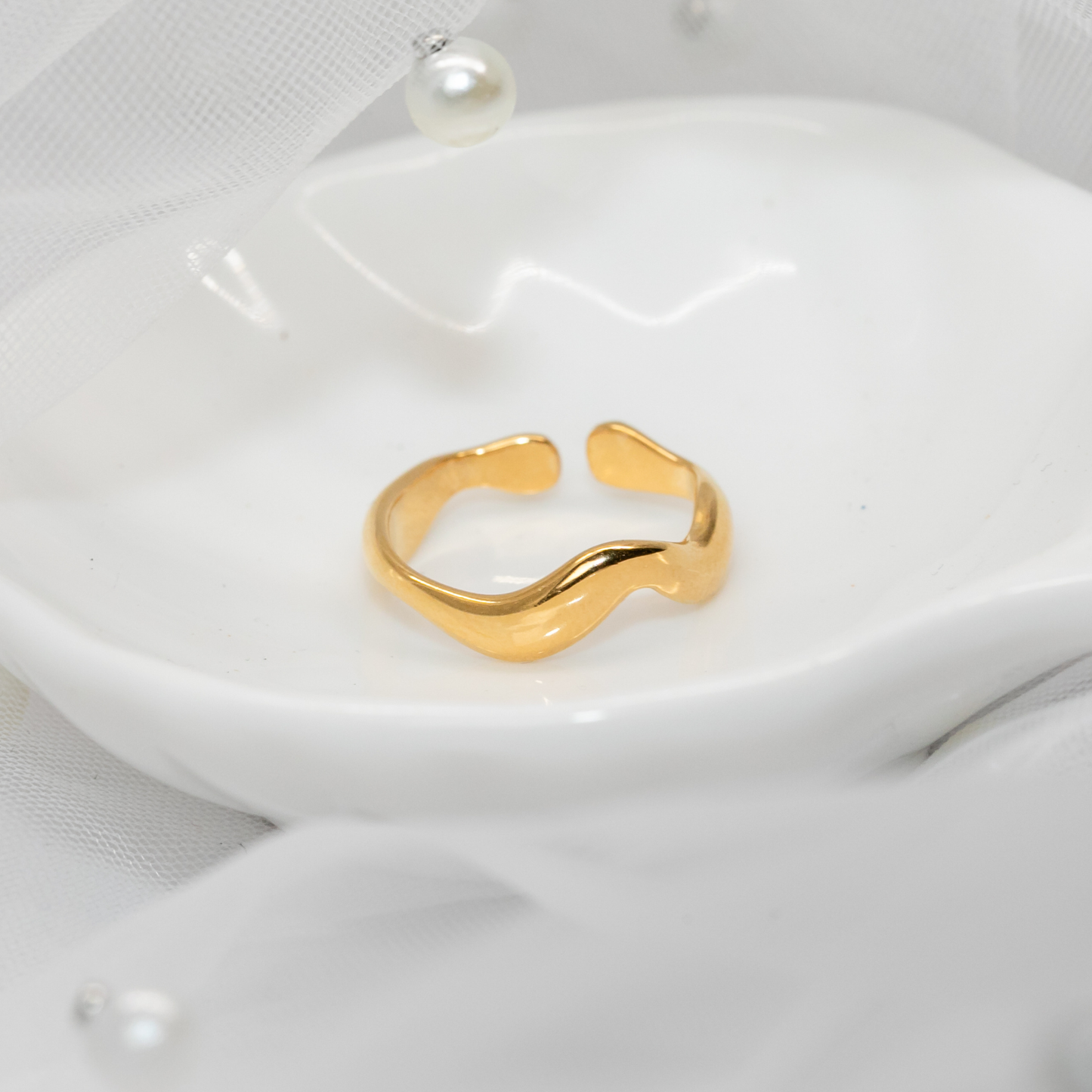 Waveform Ring In Gold